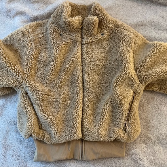 NWOT Alo Yoga Sherpa Jacket Fleece Size S - Picture 11 of 13